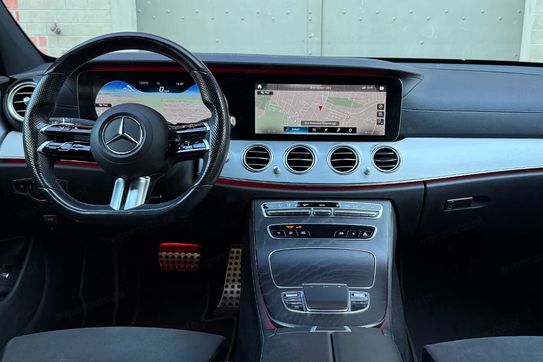 Mercedes Klasa E 220 d 4-Matic AMG Line