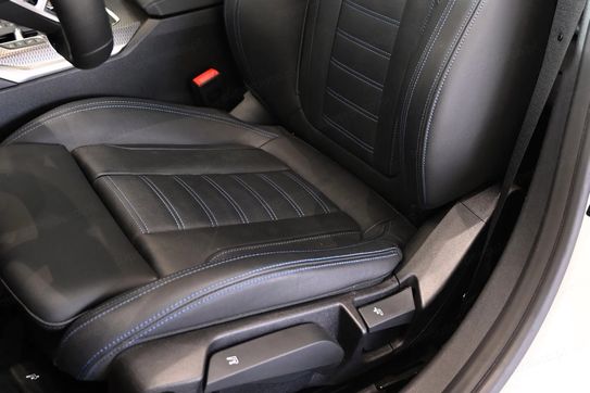 BMW Seria 3 330i xDrive M Sport