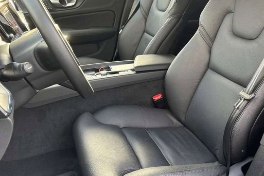 Volvo V60 B4 Plus Dark
