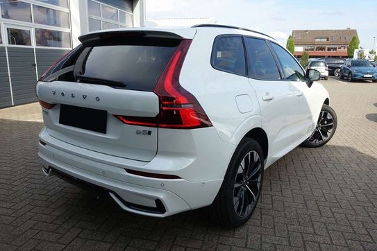 Volvo XC60 B5 AWD Plus Dark