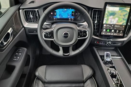 Volvo XC60 T8 Plug-In Hybrid AWD Ultra Black Edition aut
