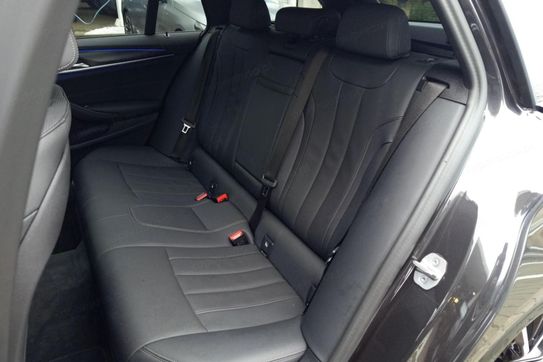 BMW Seria 5 Touring 520d xDrive M Sport