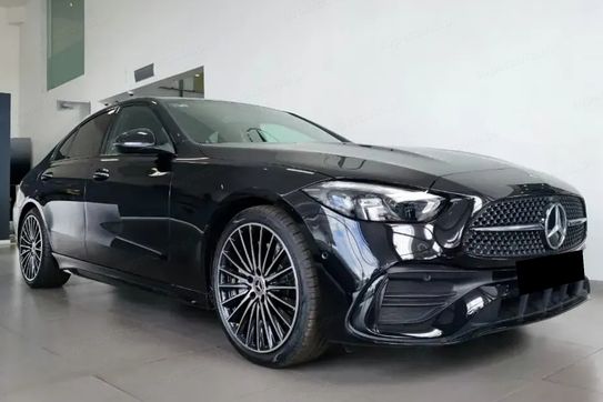 Mercedes C Klasa 300 e 4-Matic AMG