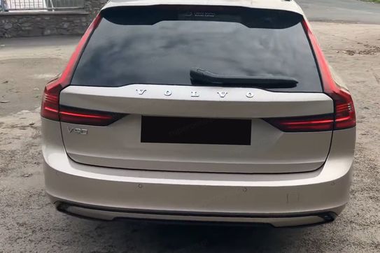 Volvo V90 T6 AWD Plug-In Hybrid Ultra Dark