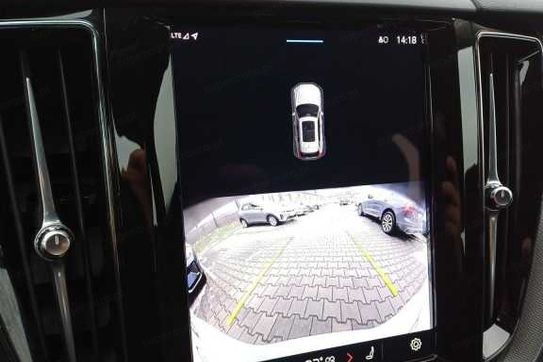 Volvo XC60 B5 B AWD Plus Dark