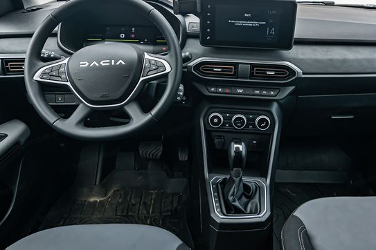 Dacia Jogger Extreme+ 7-miejsc 1.6 Full Hybrid