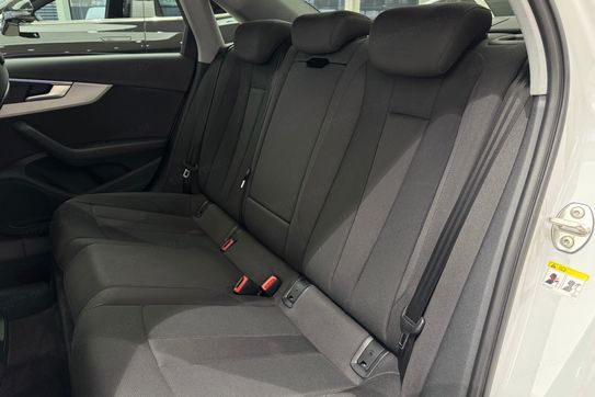 Audi A4 35 TFSI S Line