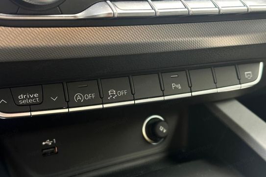 Audi A4 40 TFSI mHEV S tronic