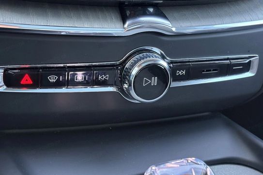 Volvo XC60 T6 Plug-In Hybrid AWD Ultra Bright