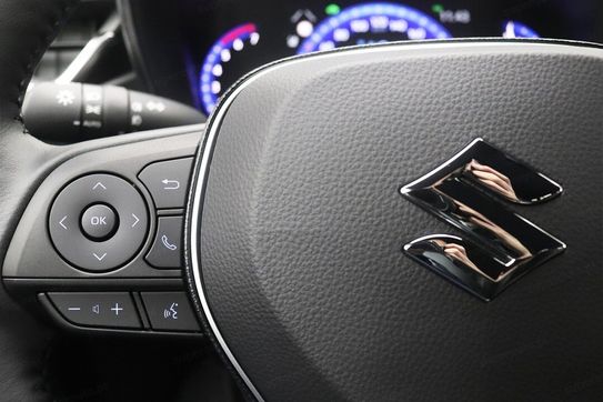 Suzuki Swace Elegance 1.8 Hybrid CVT