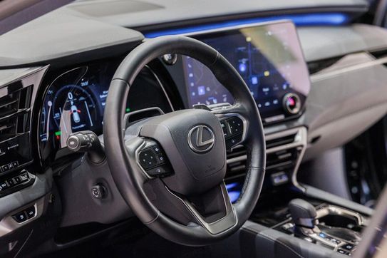 Lexus RX 450h+ F Sport Design