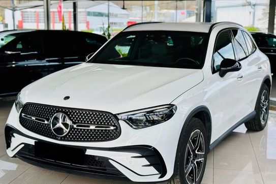 Mercedes GLC 300 4-Matic AMG Line