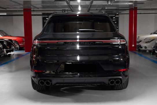 Porsche Cayenne E-Hybrid Black Edition