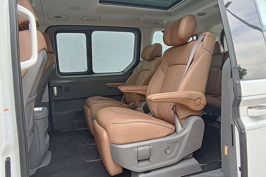 Hyundai Staria Kombi Luxury HEV AT