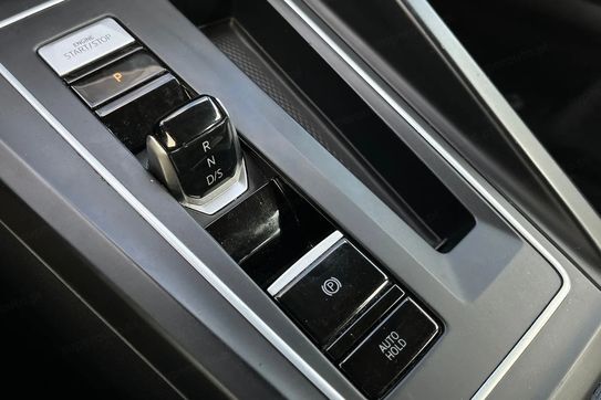 Volkswagen Golf VIII 2.0 TDI Life DSG