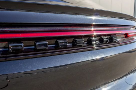Porsche Cayenne Coupe E-Hybrid Black Edition