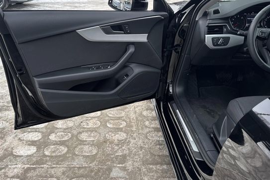 Audi A4 35 TFSI Advanced