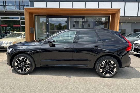 Volvo XC60 B5 AWD Ultra Dark