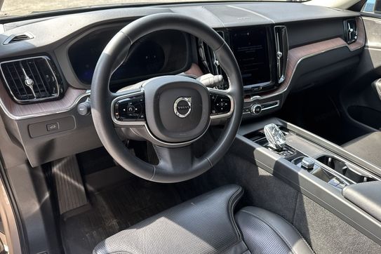 Volvo XC60 B5 B AWD Plus Dark