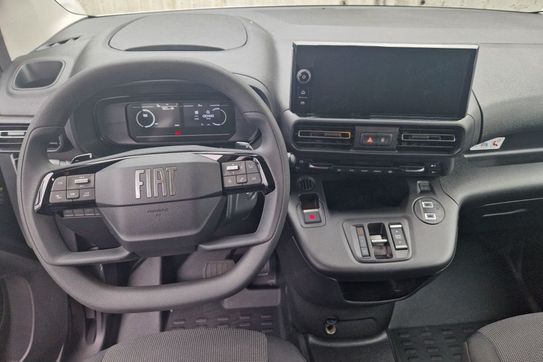 Fiat Doblo Cargo/Van Zabudowa Brygadowa AT8