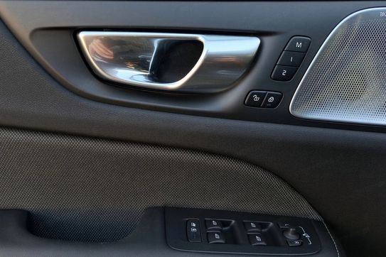 Volvo S60 T8 AWD Plug-In Hybrid Polestar Engineered