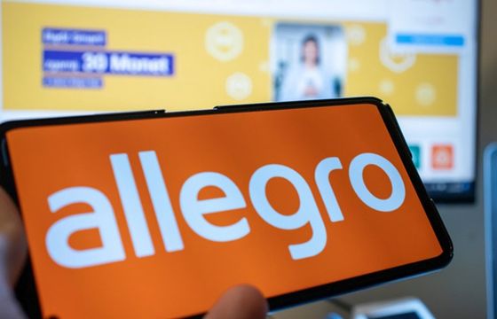 Komisja Etyki Reklamy krytykuje Allegro. Za walentynkową ofertę z erotyką
