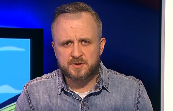 Po słowach o "śmierdzących gnidach" z TVP prezes Superstacji zakazuje Wątłemu mówienia o telewizji publicznej