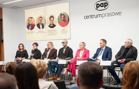 Ministra edukacji odcina się od kampanii ze Stiflerem. "Niedobry i niemądry pomysł"