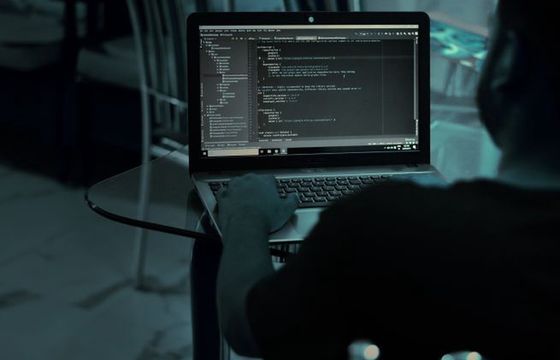 Haker z polskiej grupy Squad303: świat sądził, że Rosja to potęga w cyberświecie. Anonymous rzucił Kreml na kolana