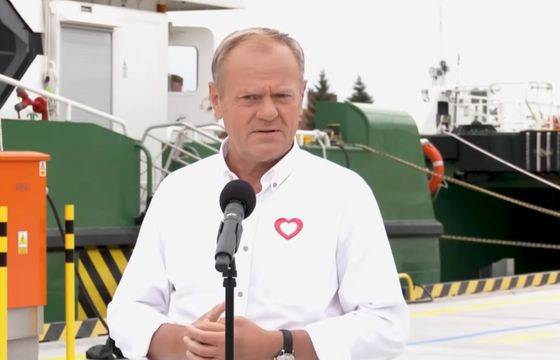 Koalicja Obywatelska i PiS łeb w łeb. Mimo afery KPO