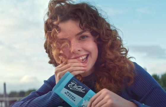 „Spróbuj, jaka dobra” - reklamy czekolady Wedel już bez chłopca i zebry w rolach głównych (wideo)