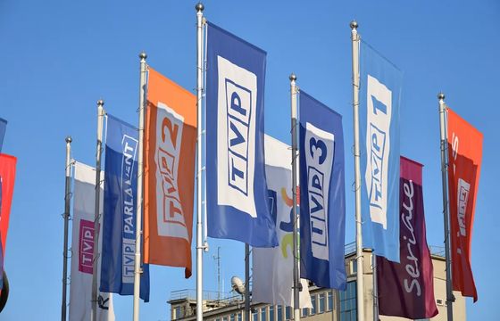 Telewizja Polska pokazała, gdzie oszczędza. Chociaż pracowników przybyło