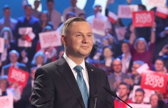 Politycy PiS i prezydent Andrzej Duda dominują na antenach TVP
