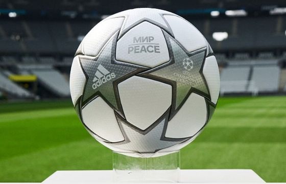 Finał Ligi Mistrzów zostanie rozegrany piłką z napisem "pokój"