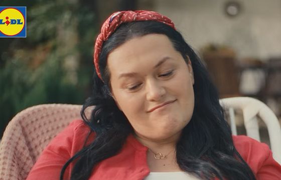 Lidl reklamuje się przebojem Wodeckiego w tle