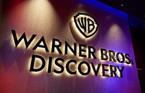 Właściciel TVN sprzedaje kanały linearne za symbolicznego dolara