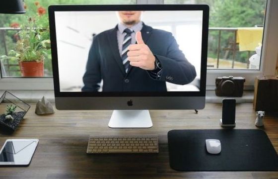 Twórcy autowebinarów często mijają się z prawdą. Udawany live narzędziem marketingu sprzedażowego [OPINIA]