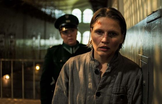 Szpiedzy, morderczynie i lekarki. Recenzja serialu „Gra z cieniem” TVP