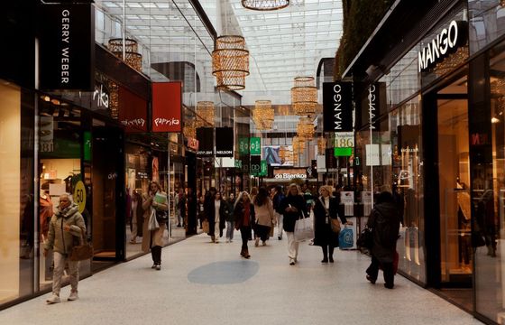 Polscy konsumenci tną wydatki do minimum