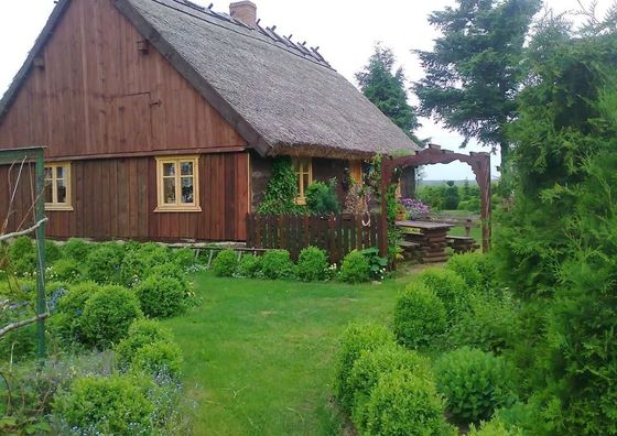 Chata pod strzechą Zalesie Królewskie Bory Tucholskie