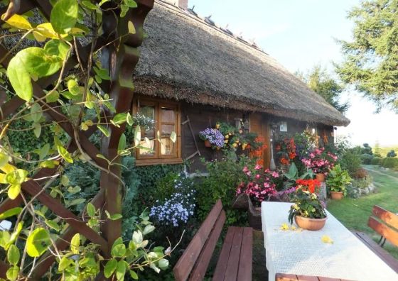 Chata pod strzechą Zalesie Królewskie Bory Tucholskie