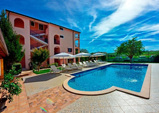 Apartments And Rooms With A Swimming Pool Novigrad - 6951