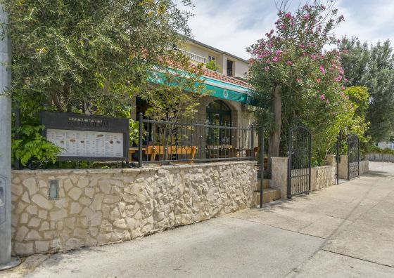 Apartments and Room Central Position Novalja