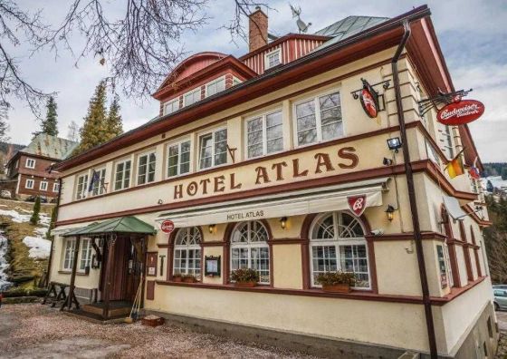 Hotel Atlas a Penzion Domeček Pec pod Sněžkou