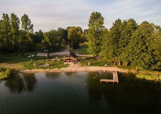 Rezerwat Wielin nad jeziorem (sauna, balia, jacuzzi, basen) 