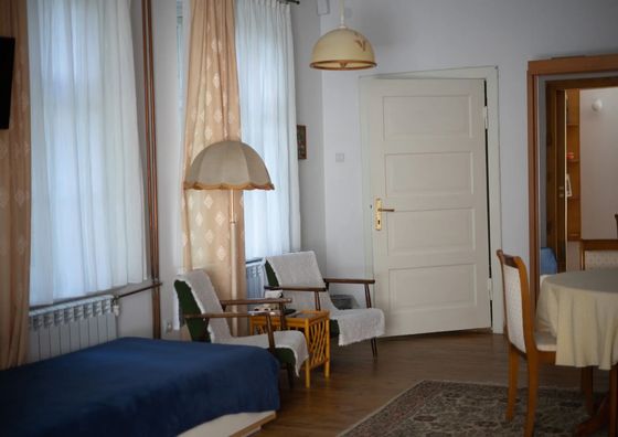 Mazurski dworek przy jeziorze Dworackie