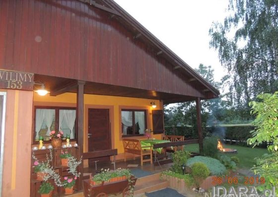 Dom nad jeziorem i w otoczeniu lasów Biskupiec