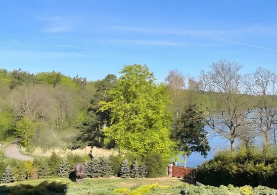 Dom nad Jeziorem - Basen - Sauna - Jacuzzi - Kort tenisowy Zduny