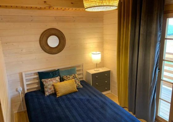 Pod Dziką Jabłonią 1