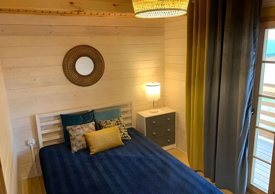 Pod Dziką Jabłonią 1